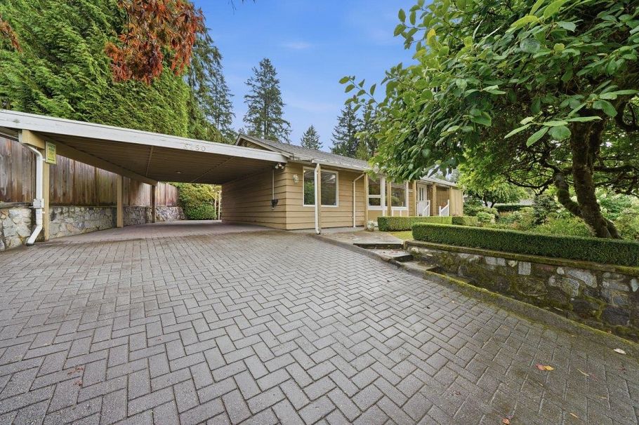 3250 Delbrook Avenue North Vancouver, BC - 2