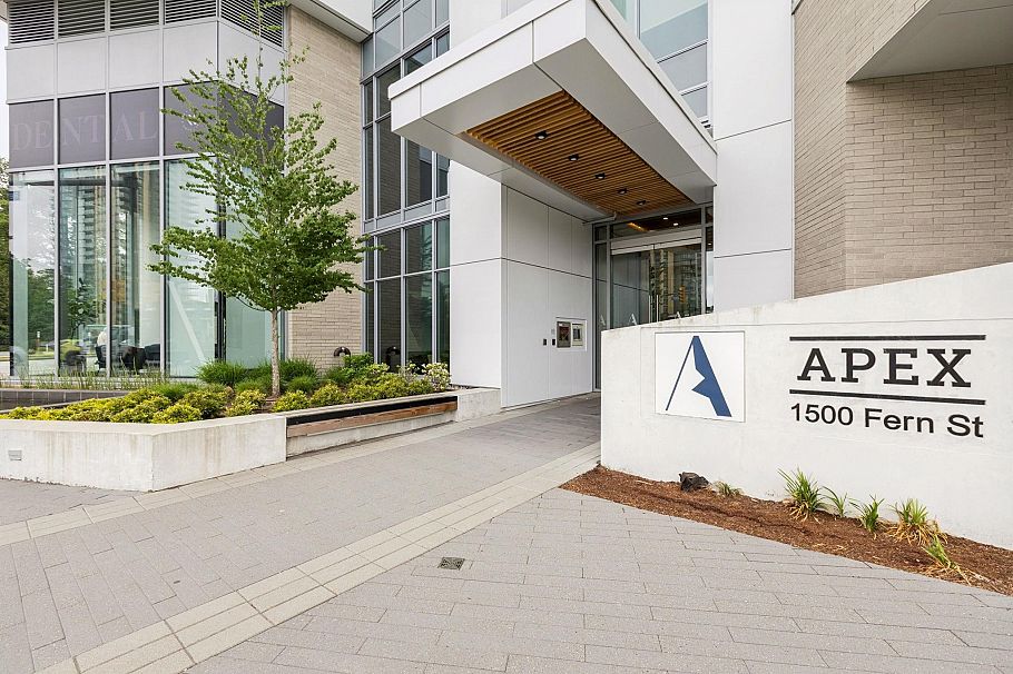 305 1500 Fern Street North Vancouver, BC - 33
