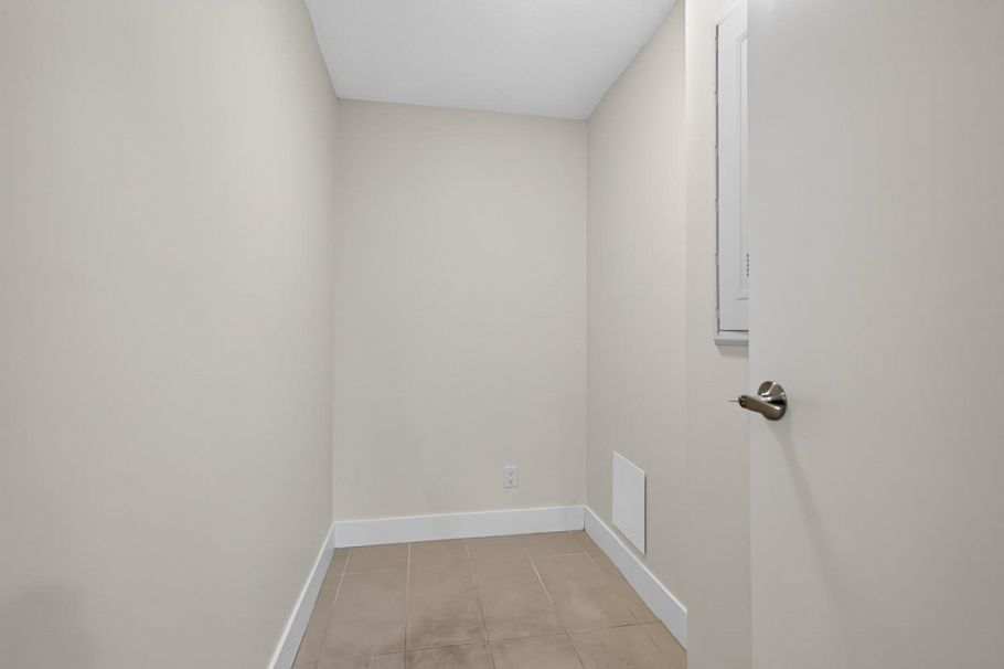 410 1088 Richards Street Vancouver, BC - 21
