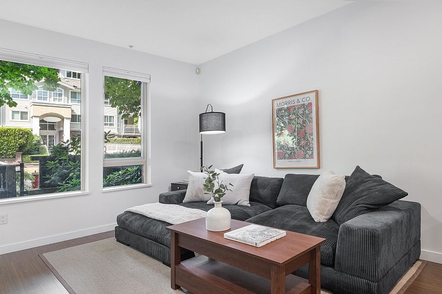 113 119 W 22nd Street North Vancouver, BC - 3
