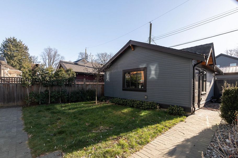 852 W 18th Avenue Vancouver, BC - 30