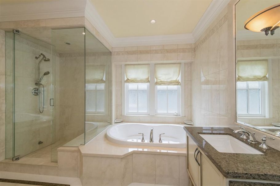 1121 W 39th Avenue Vancouver, BC - 15