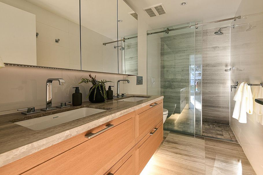 302 7128 Adera Street Vancouver, BC - 23