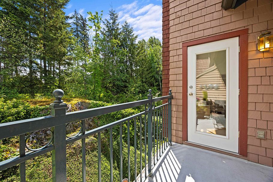 306 1140 Strathaven Drive North Vancouver, BC - 5