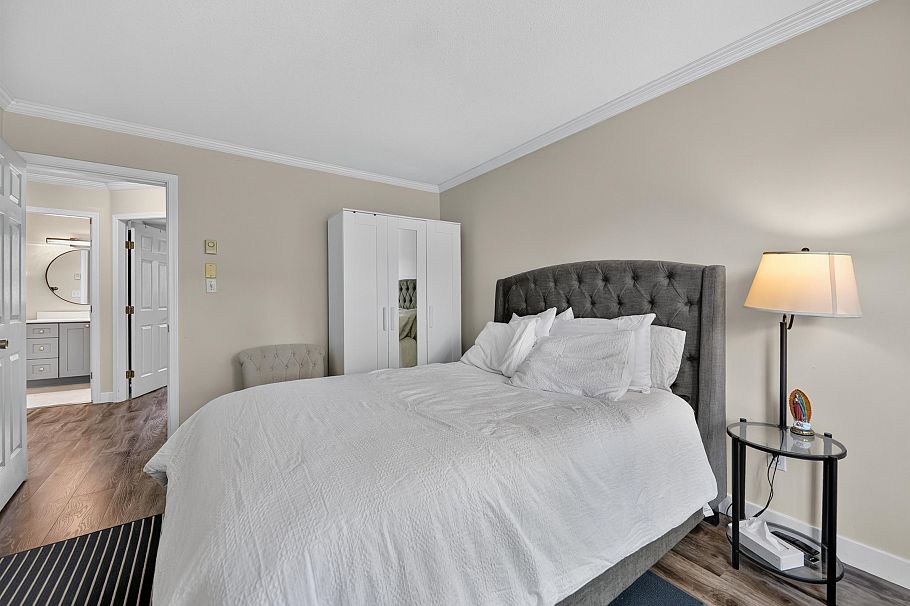 7 828 W 16th Street North Vancouver, BC - 12