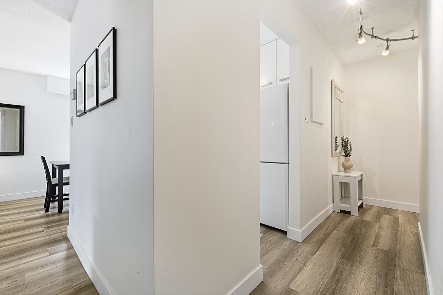 203 270 W 3rd Street North Vancouver, BC - 25