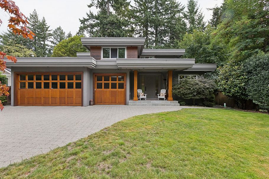 4176 Virginia Crescent North Vancouver, BC - 1