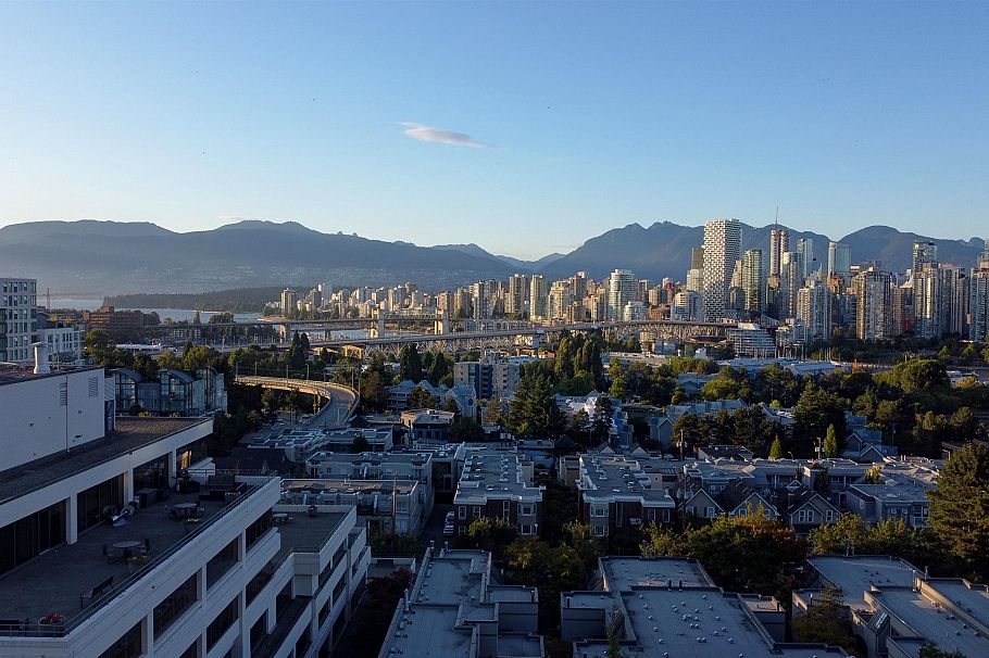 1360 W 8th Avenue Vancouver, BC - 34