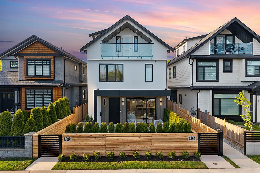 1 165 E 45th Avenue Vancouver, BC - 1