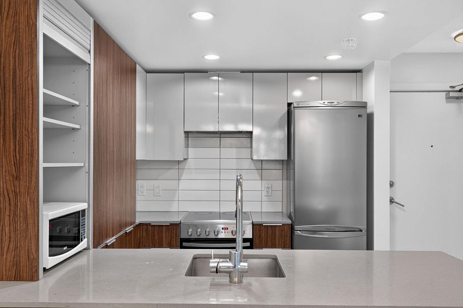 410 1088 Richards Street Vancouver, BC - 5