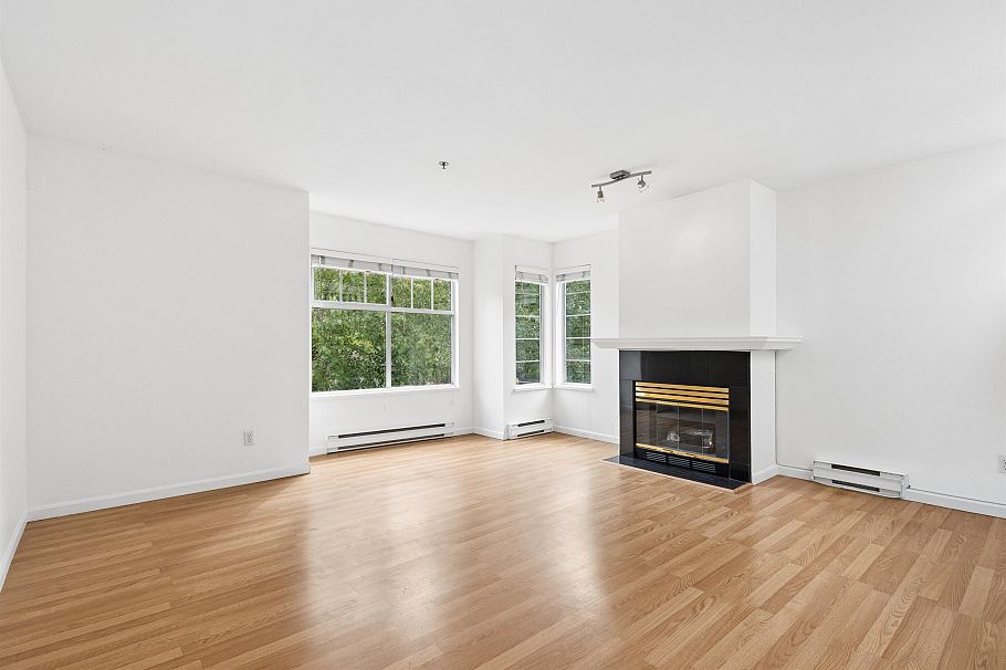 5 4149 Sophia Street Vancouver, BC - 5