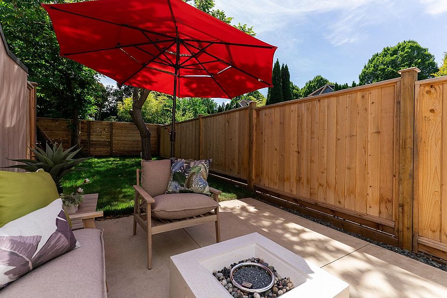 1 60 E 17th Avenue Vancouver, BC - 3