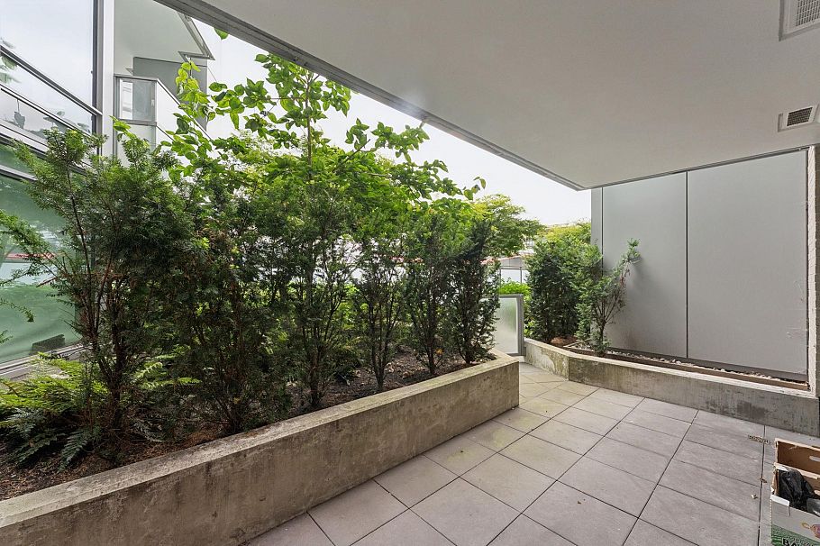 305 1500 Fern Street North Vancouver, BC - 11