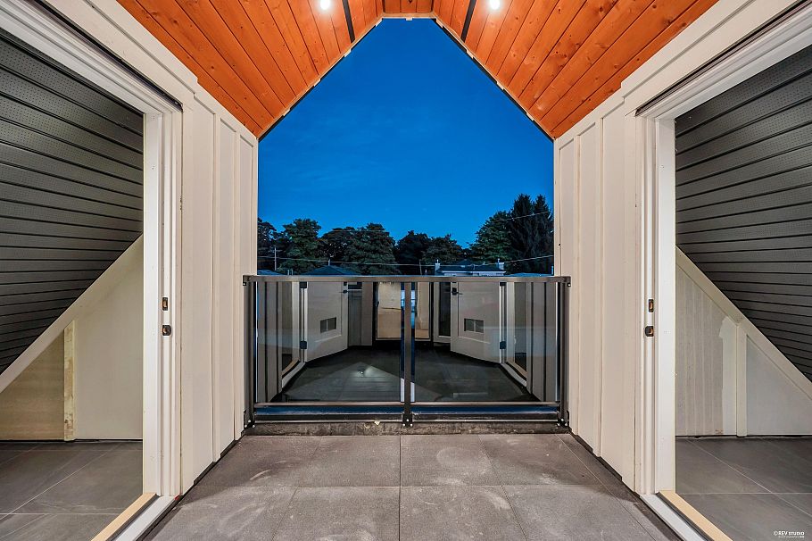 2 5150 Spencer Street Vancouver, BC - 24
