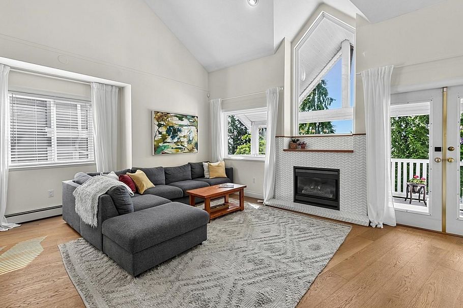 1074 Kilmer Road North Vancouver, BC - 10