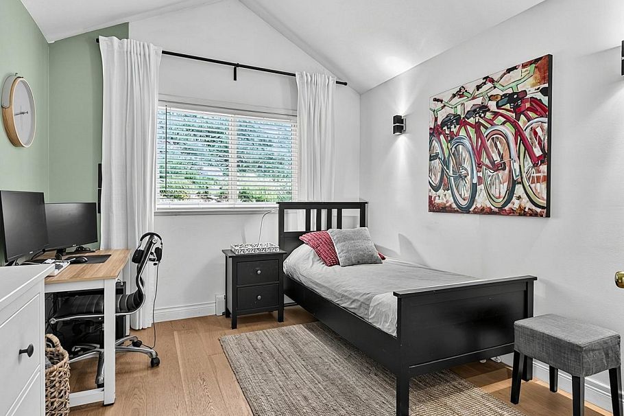 1074 Kilmer Road North Vancouver, BC - 22