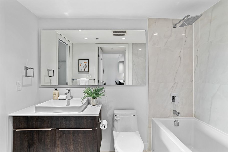 211 1588 E Hastings Street Vancouver, BC - 18