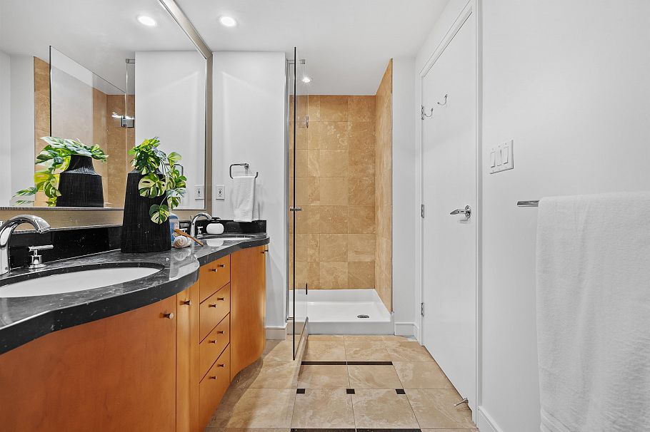 902 1650 Bayshore Drive Vancouver, BC - 23