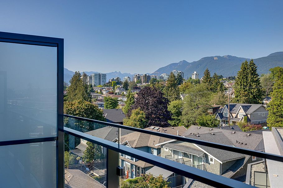 663 422 E 3rd Street North Vancouver, BC - 13