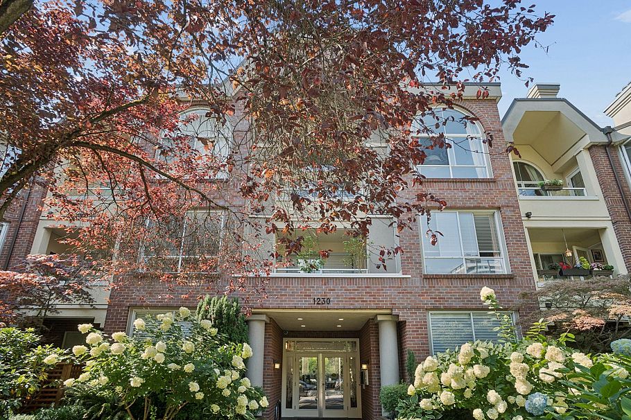 216 1230 Haro Street Vancouver, BC - 1