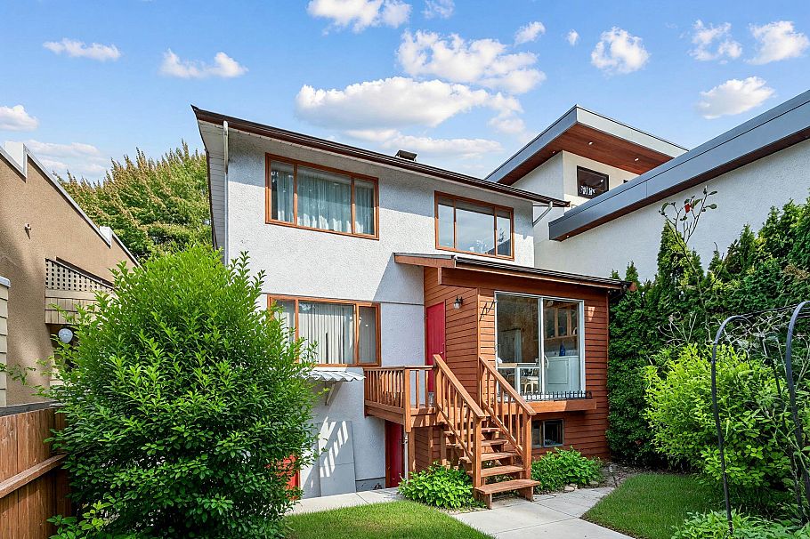 4058 W 17th Avenue Vancouver, BC - 14