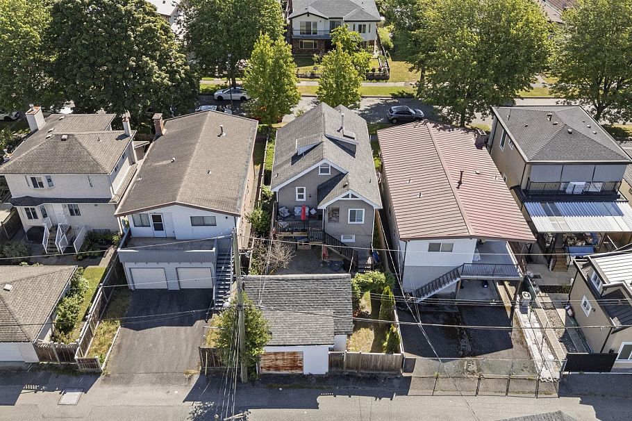 5743 St. Margarets Street Vancouver, BC - 31