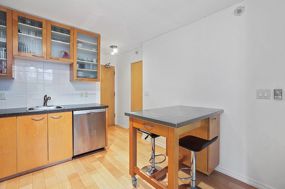 504 969 Richards Street Vancouver, BC - 13