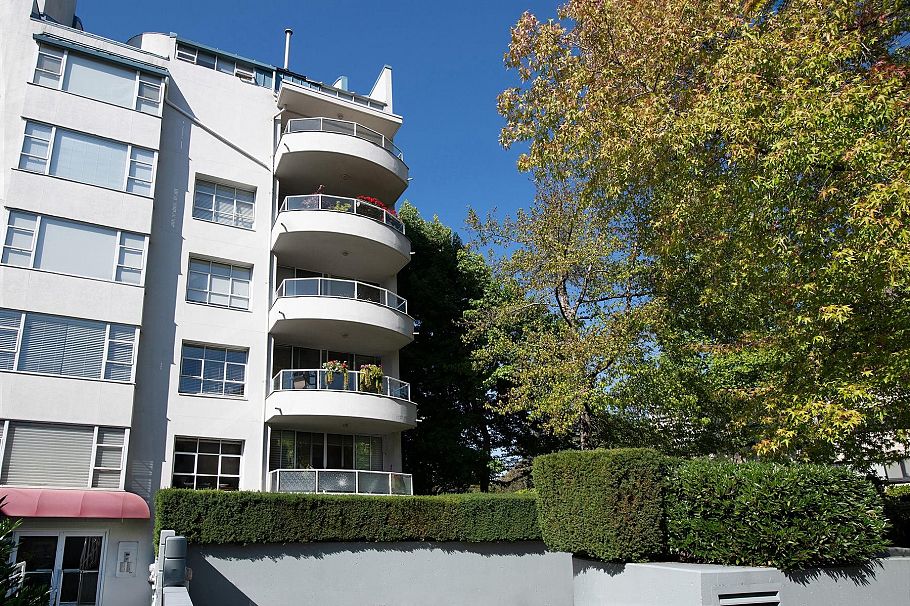 1 5939 Yew Street Vancouver, BC - 19