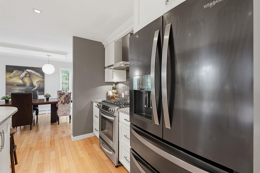 2261 Hill Drive North Vancouver, BC - 11
