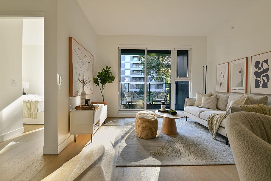 302 7128 Adera Street Vancouver, BC - 2