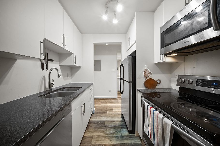 209 975 W 13th Avenue Vancouver, BC - 15