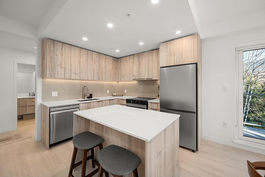 613 3596 Malsum Drive North Vancouver, BC - 6
