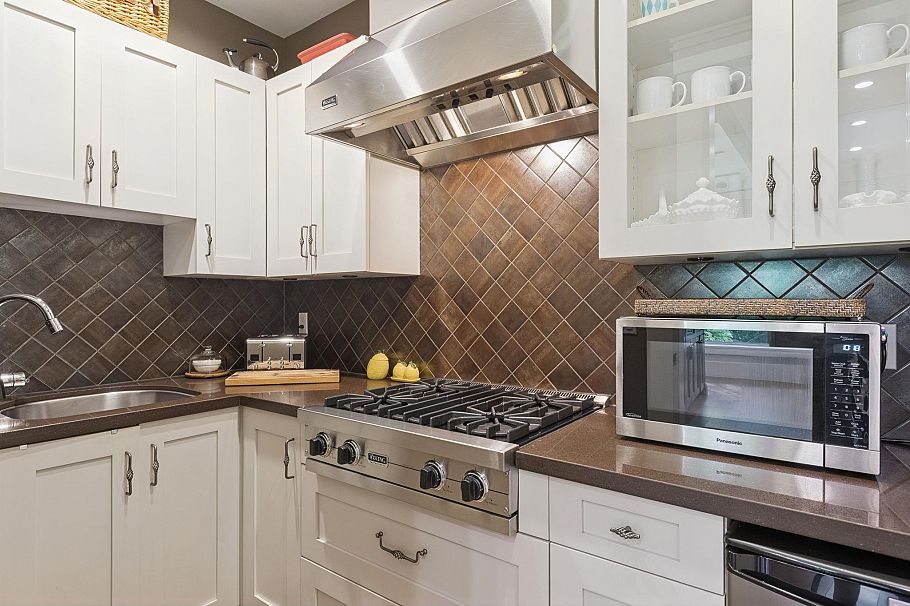 4176 Virginia Crescent North Vancouver, BC - 12