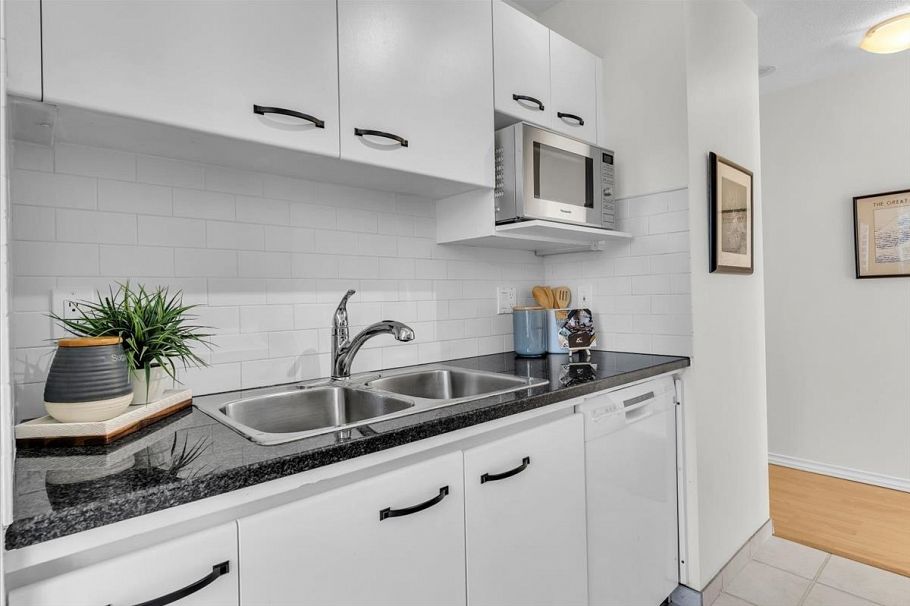 708 1188 Richards Street Vancouver, BC - 17