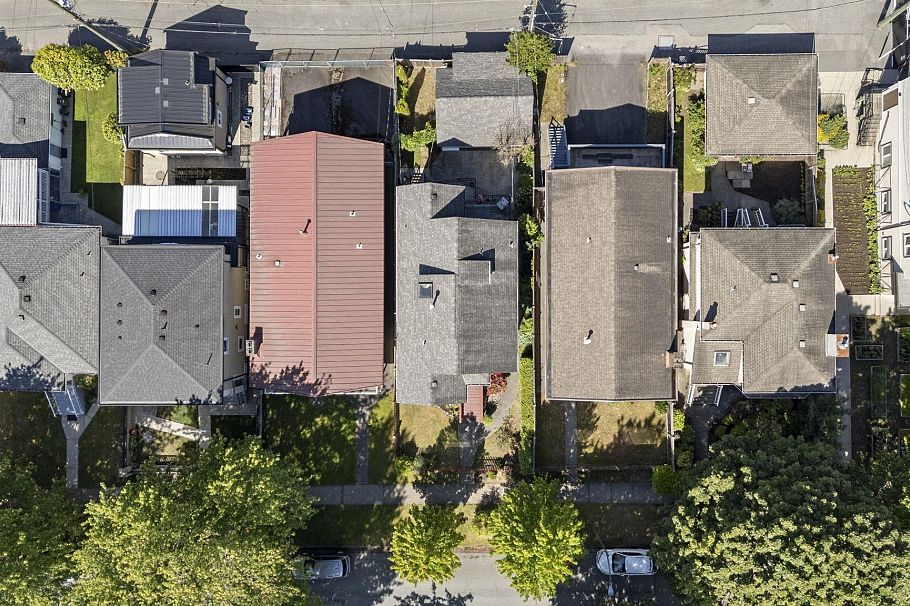 5743 St. Margarets Street Vancouver, BC - 32