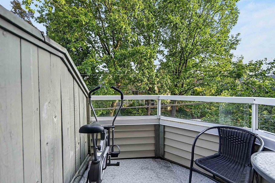 7 828 W 16th Street North Vancouver, BC - 23