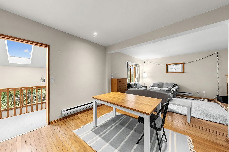 4058 W 17th Avenue Vancouver, BC - 2