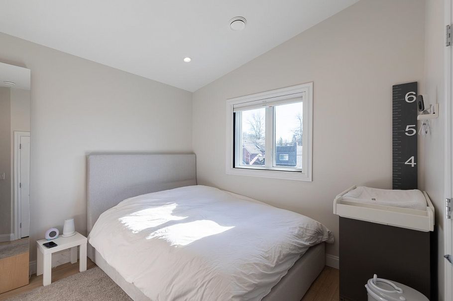 852 W 18th Avenue Vancouver, BC - 20