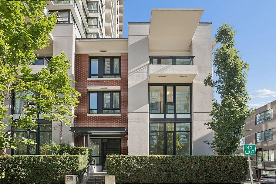 TH938 Homer Street Vancouver, BC - 1
