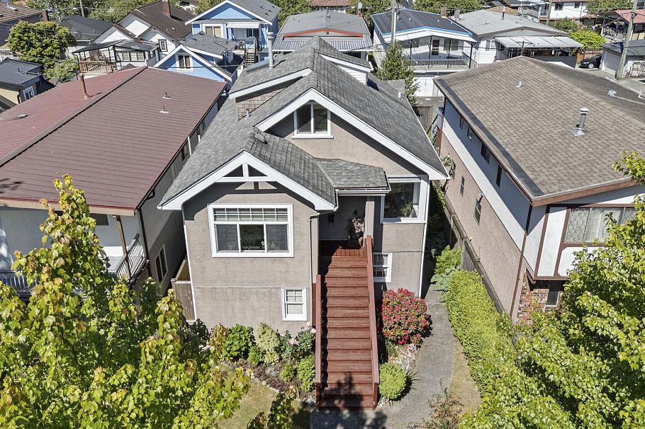 5743 St. Margarets Street Vancouver, BC - 30