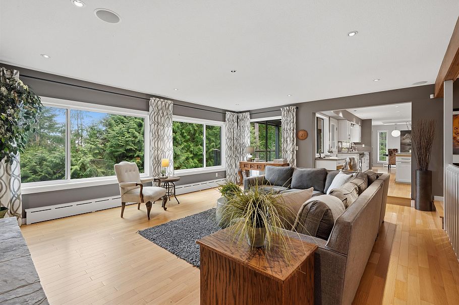 2261 Hill Drive North Vancouver, BC - 15