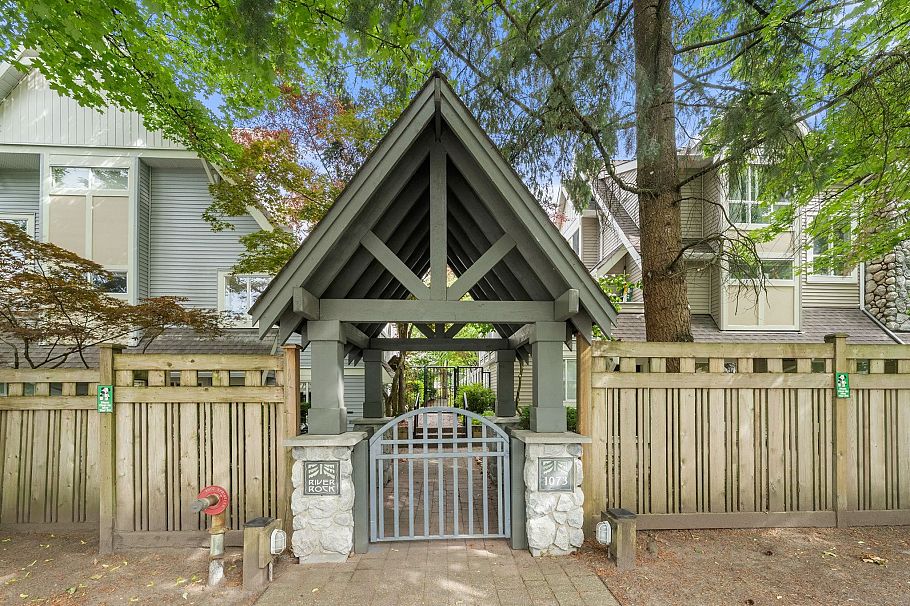 6 1073 Lynn Valley Road North Vancouver, BC - 23