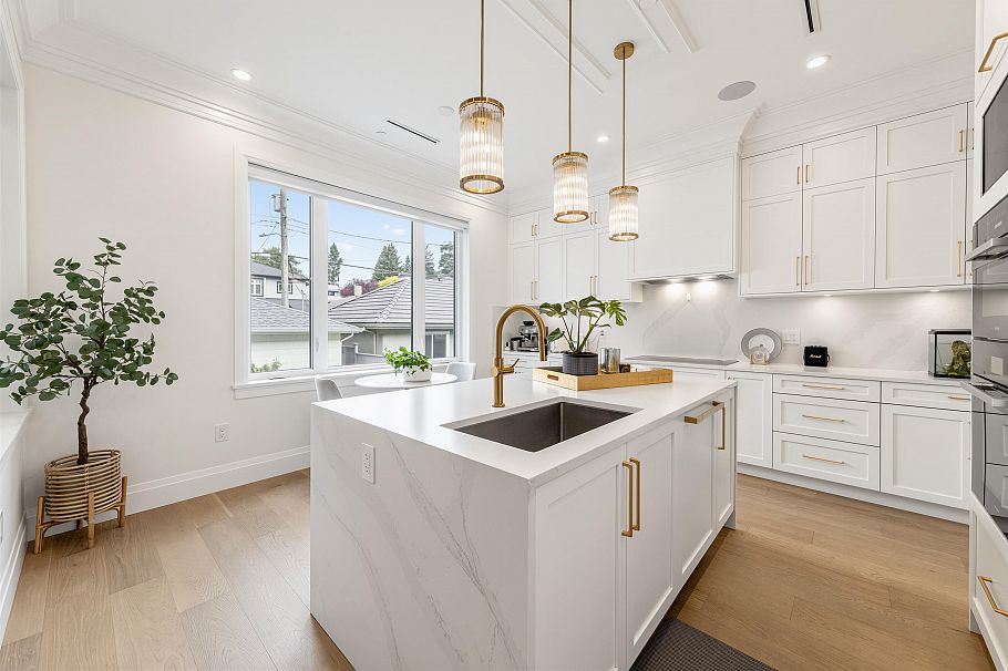 2755 W 38th Avenue Vancouver, BC - 12