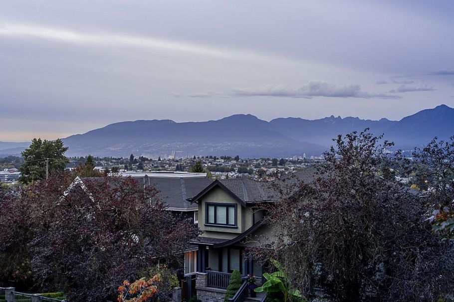 2 3638 Normandy Drive Vancouver, BC - 31