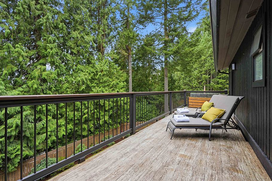 2261 Hill Drive North Vancouver, BC - 25