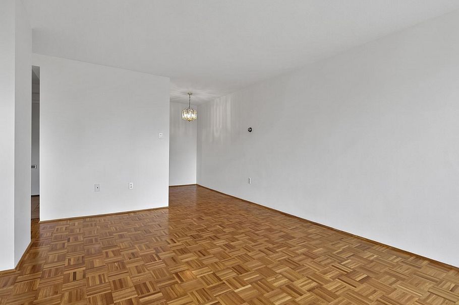 901 1850 Comox Street Vancouver, BC - 9