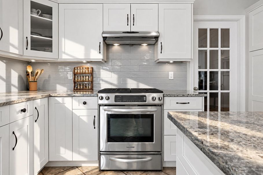 3373 Huntleigh Court North Vancouver, BC - 9