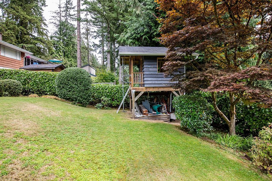 741 Wellington Drive North Vancouver, BC - 21