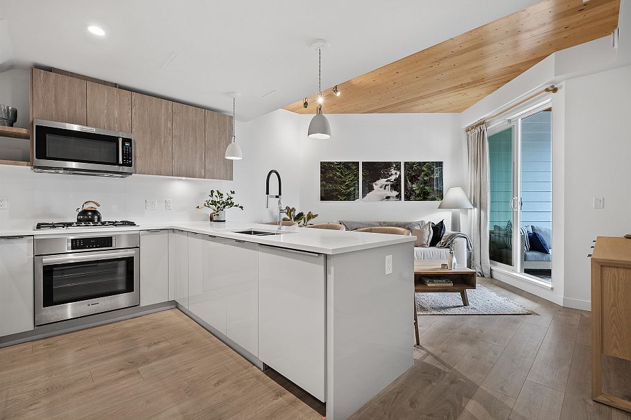 614 108 E 8th Street North Vancouver, BC - 8