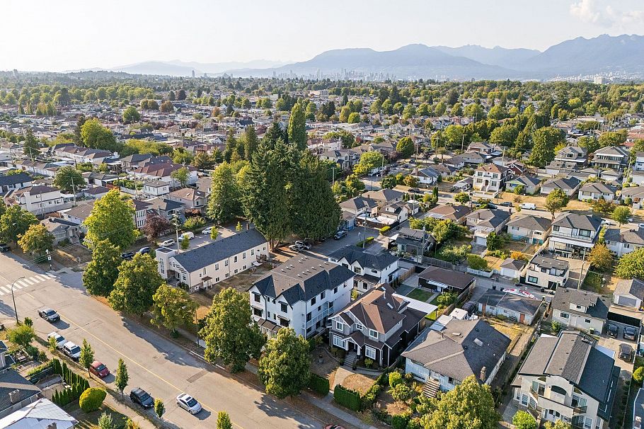 SL 1 2333 E 54th Avenue Vancouver, BC - 39